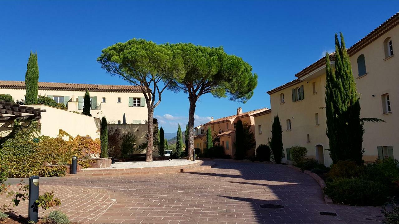 Villa Au Golf De St-Endreol La Motte  Exterior photo